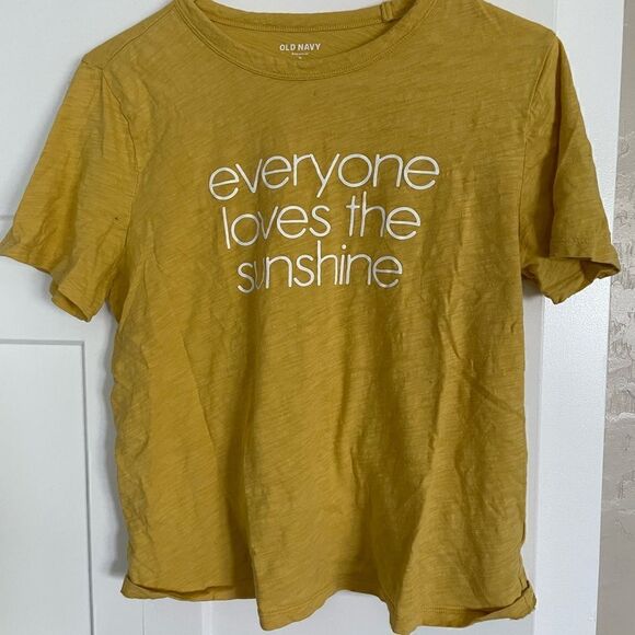 Old Navy Everywhere “Everyone Loves the sunshine” slub tee ☀️ - Picture 2 of 5